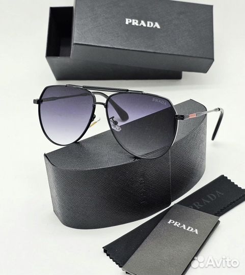 Солнцезащитные очки Prada