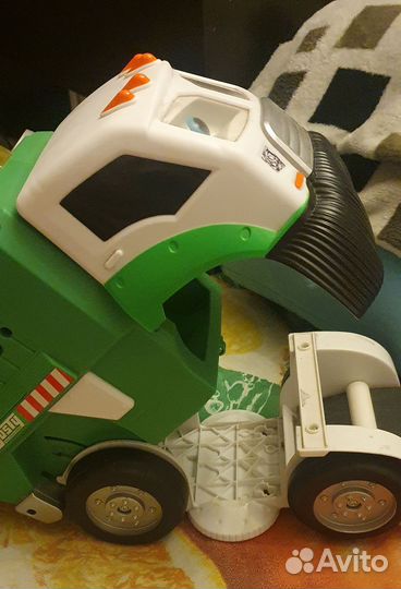 Грузовик мусоровоз