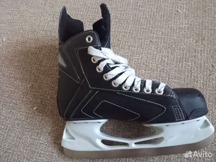 Коньки хоккейные