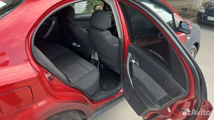 Chevrolet Aveo 1.4 МТ, 2009, битый, 280 000 км