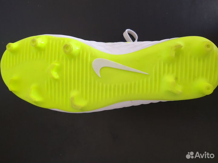 Футбольные бутсы Nike Hypervenom