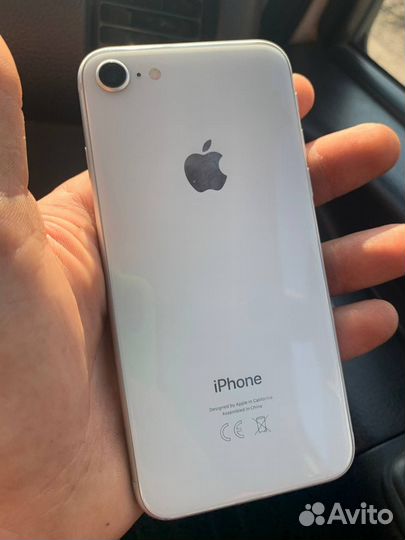 Телефон iPhone 8 64 gb