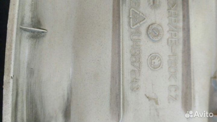 Обшивка средней стойки Skoda Octavia A4 1997-2011