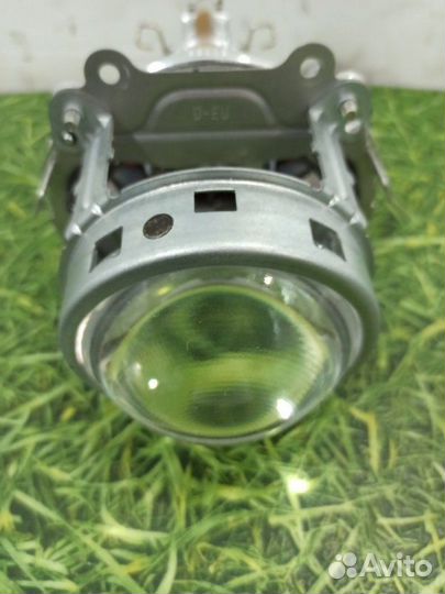 Линза в фару Toyota Camry седан 2.4 2azfe 2010