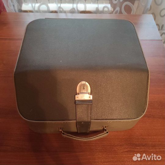 Печатная пишущая машинка