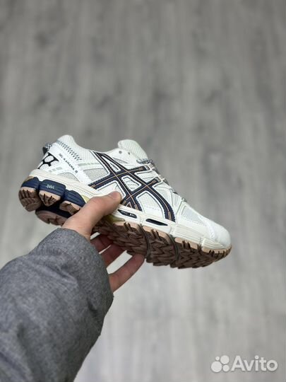 Кроссовки Asics Gel Kahana бежевые женские