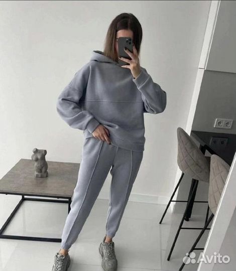 Новый костюм спортивный