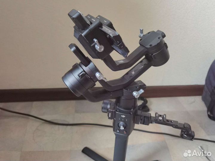 Стабилизатор для съёмки dji ronin S