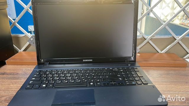 Ноутбук Samsung NP270E5E