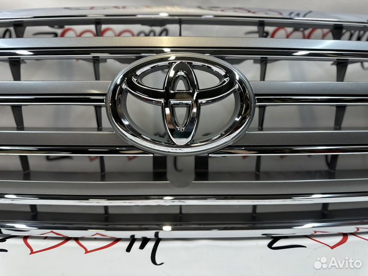 Решетка радиатора Toyota Land Cruiser 200