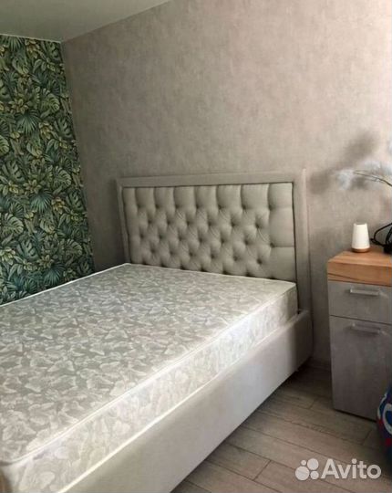 Кровать с молдингом