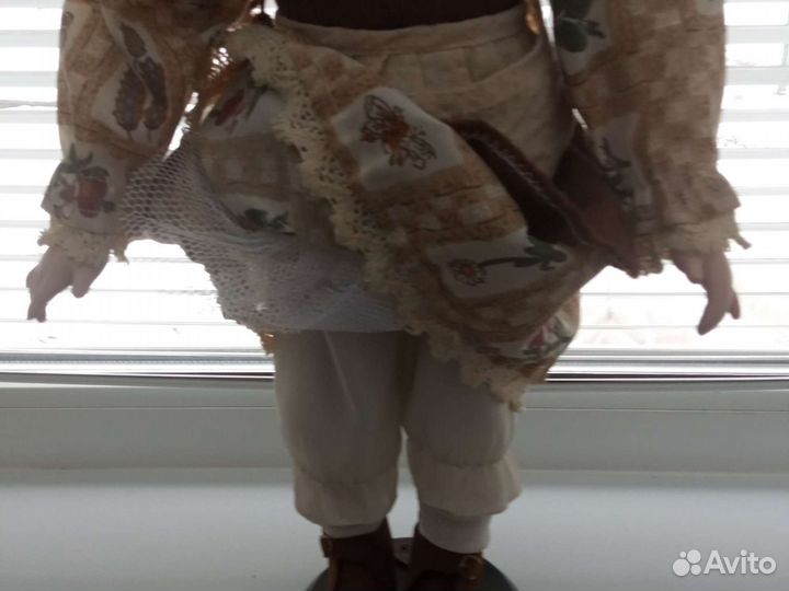 Фарфоровая кукла 50-52см