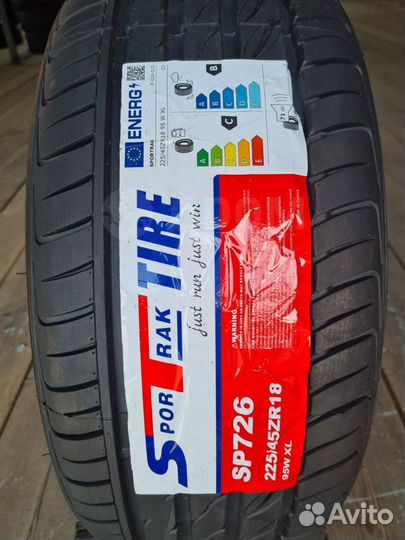 Sportrak SP726 225/45 R18 95W