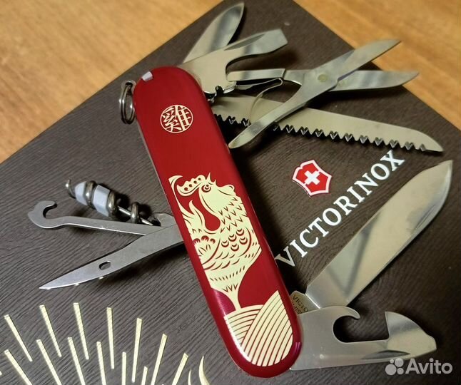 Нож Victorinox 1.3714.E6 LE 2017 Huntsman Year of