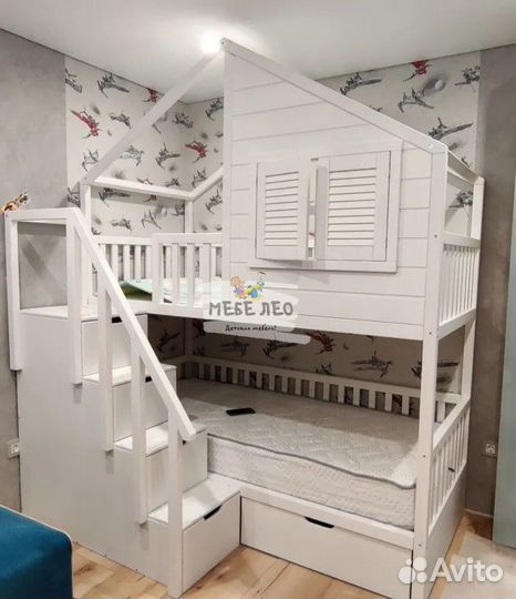 Двухъярусная кровать