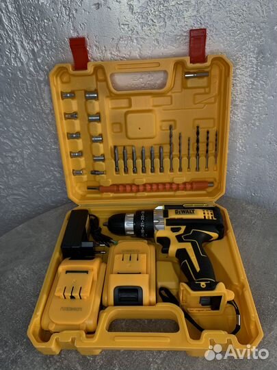 Шуруповерт DeWalt 21v с набором