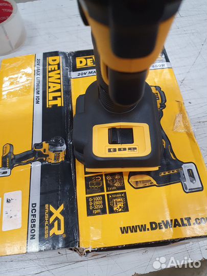 Аккумуляторный винтовёрт DeWalt DCF850 206Нм