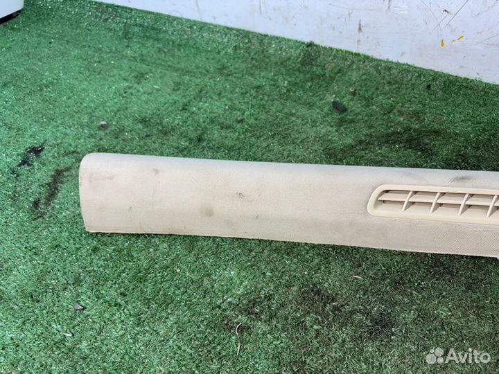 Накладка стойки лобового стекла левая Volkswagen