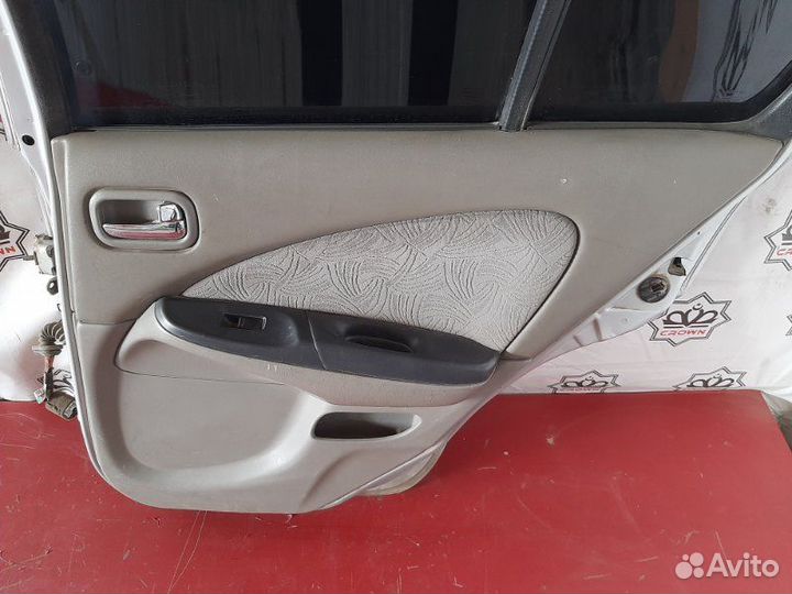 Облицовка двери задняя правая Nissan Almera N16