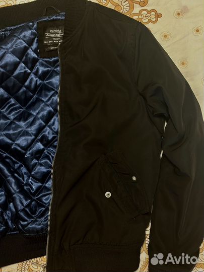 Куртка бомбер bershka