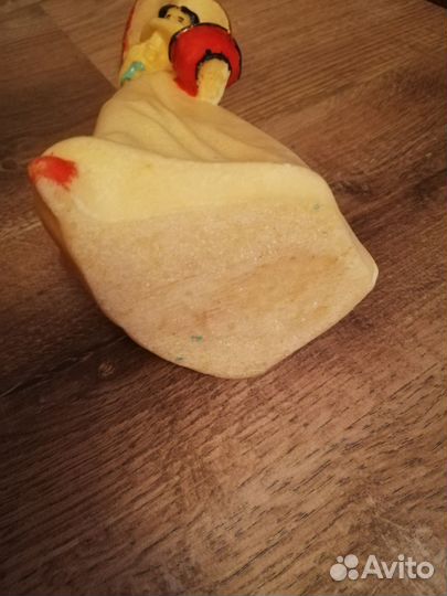 Статуэтка девушка в шляпе