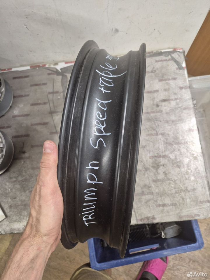 Triumph Speed Triple 97-04 колесный диск