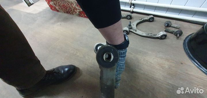 Передний нижний рычаг Tuareg,Audi Q 7