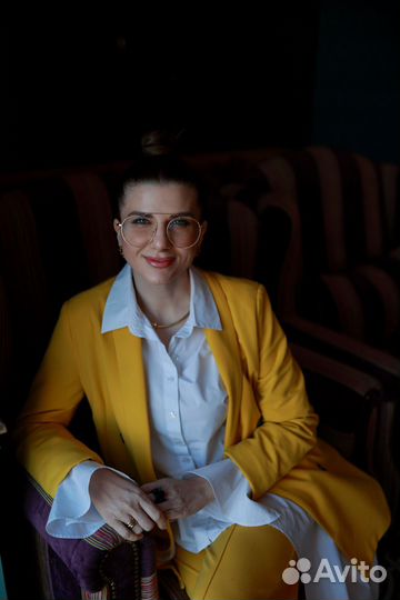 Стилист по подбору одежды, имиджмейкер