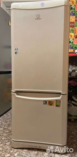Холодильник бу indesit