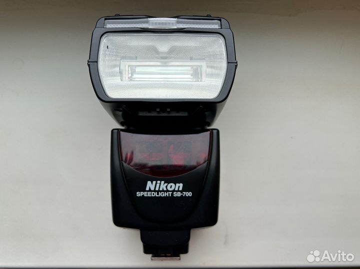 Вспышка Nikon speedlight SB-700