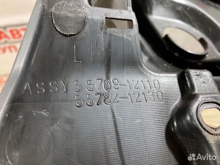 Жабо левое Toyota Corolla 150 седан 2008