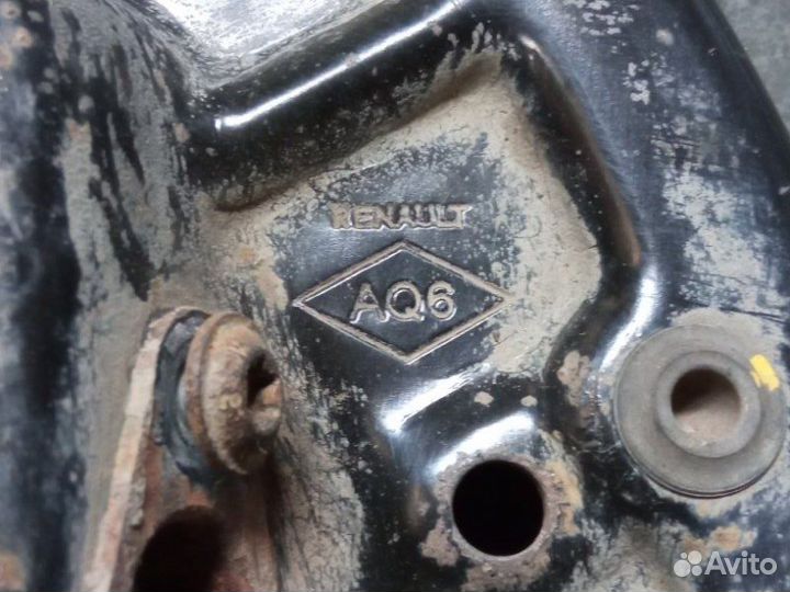 Пыльник задний левый Renault Duster K4MA690 2013