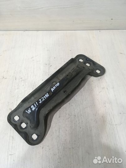 Кронштейн кпп Мерседес W211 Е211 2112421001