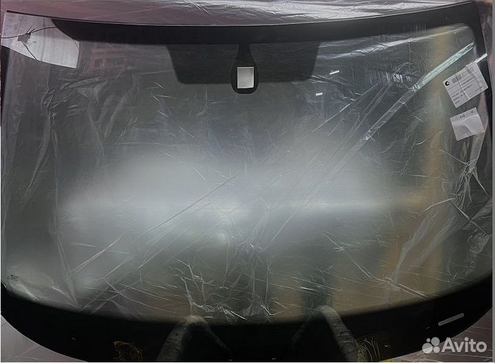 Лобовое стекло Volkswagen Passat B6 2005-2010 FYG