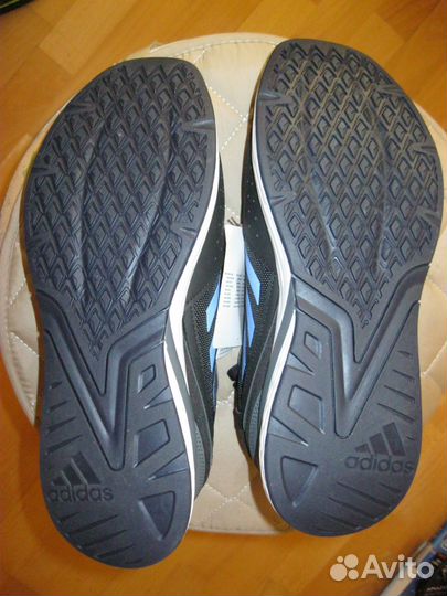 Кроссовки adidas response
