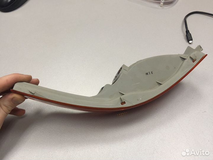 Поворотник правый Toyota sprinter ae100