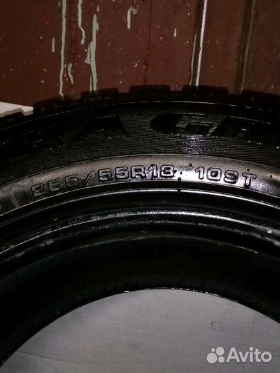 Goodyear UltraGrip 500 255/55 R18