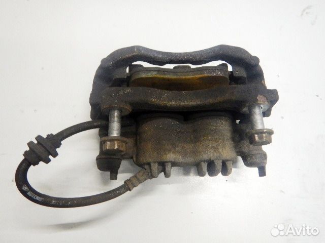 Суппорт передний правый на Renault Master 3