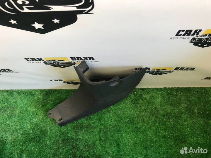 Накладка стойки (L) Ford Fiesta