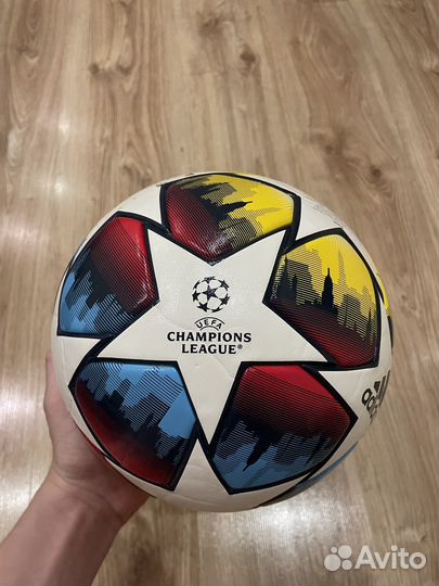 Футбольный мяч adidas size 4