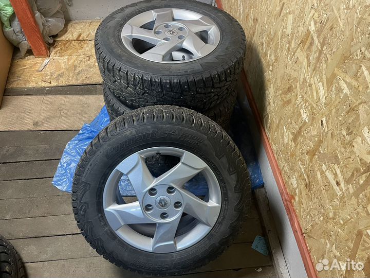 Зимние колеса 215 65 r16
