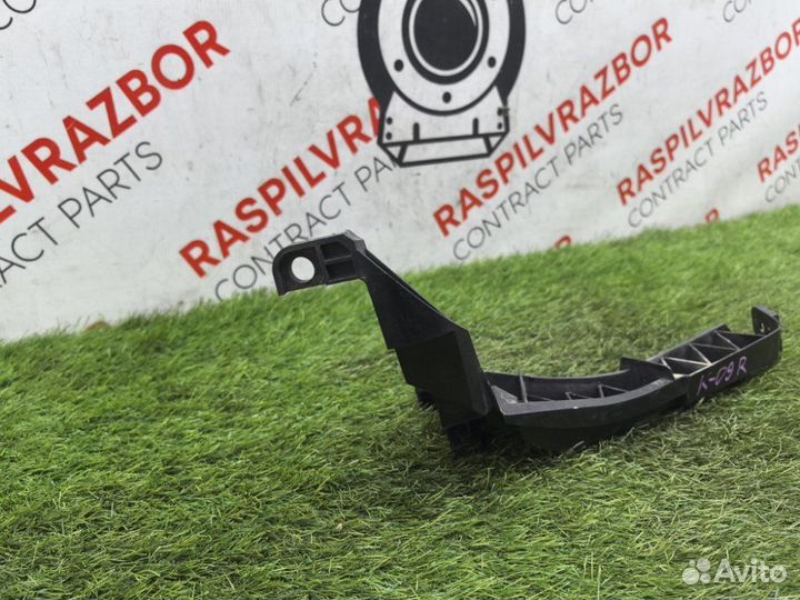 Планка под фару передняя правая Honda Cr-V RE4