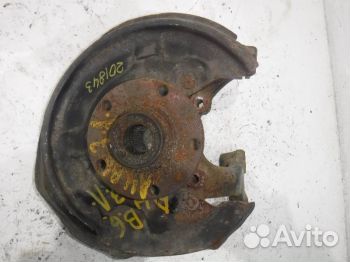 Кулак задний левый Ауди A4 B6