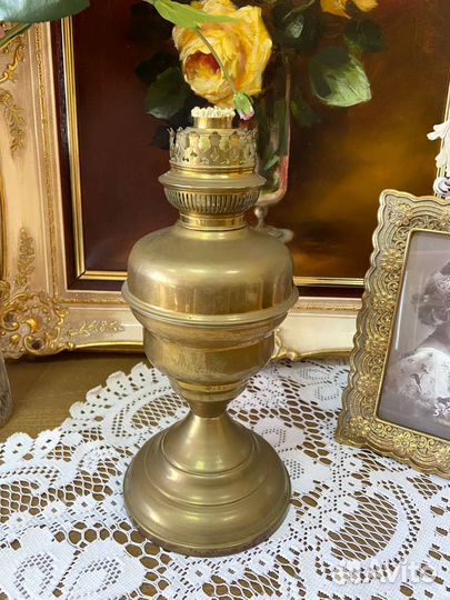 Керосиновая лампа красивой, оригинальной формы