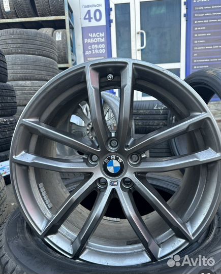 Диски Оригинал BMW G30 G31 R18 стиль 662М