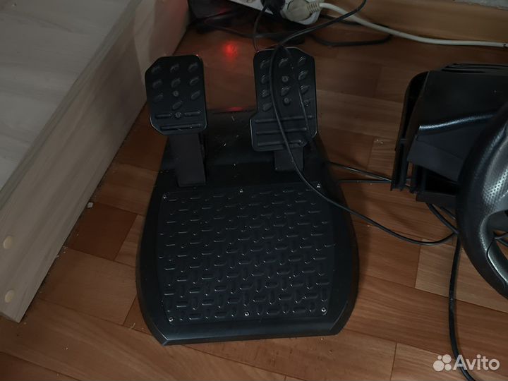 Игровой руль thrustmaster ferrari