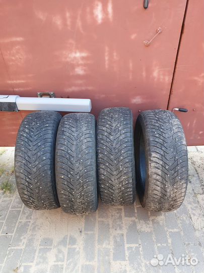 Nokian Tyres Hakkapeliitta 8 SUV 235/60 R18 107T