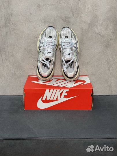 Кроссовки Nike V2K Run Summit 38 размер