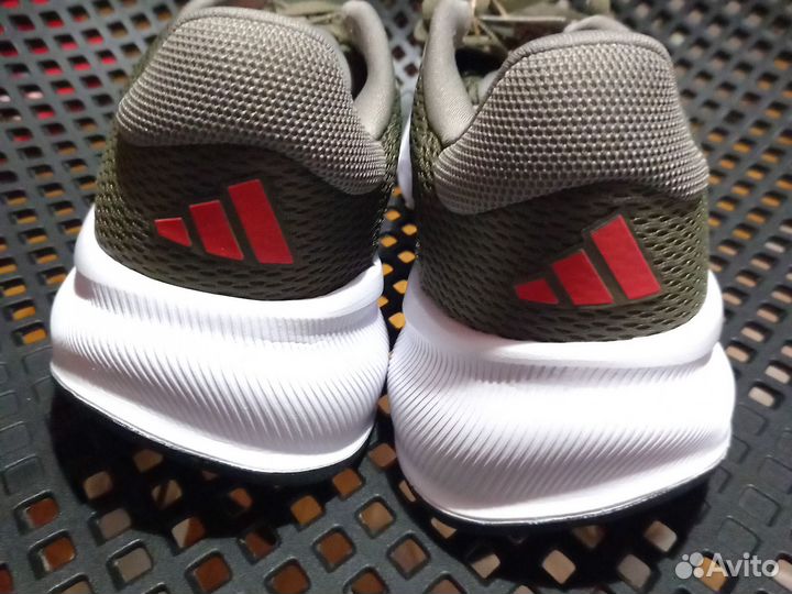 Кроссовки Adidas Response/ новые/ оригинал