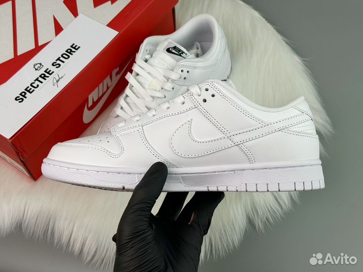 Nike Dunk Low Triple White